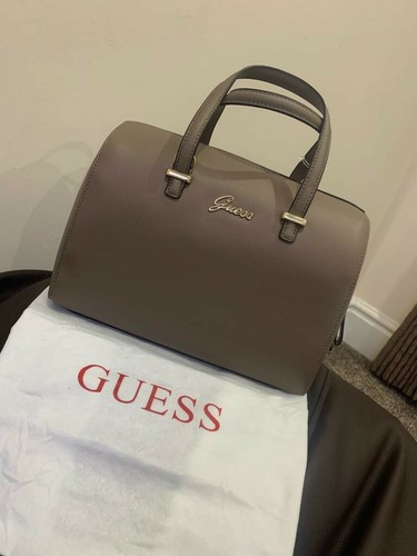 Bnwt guess designer - box, bag
